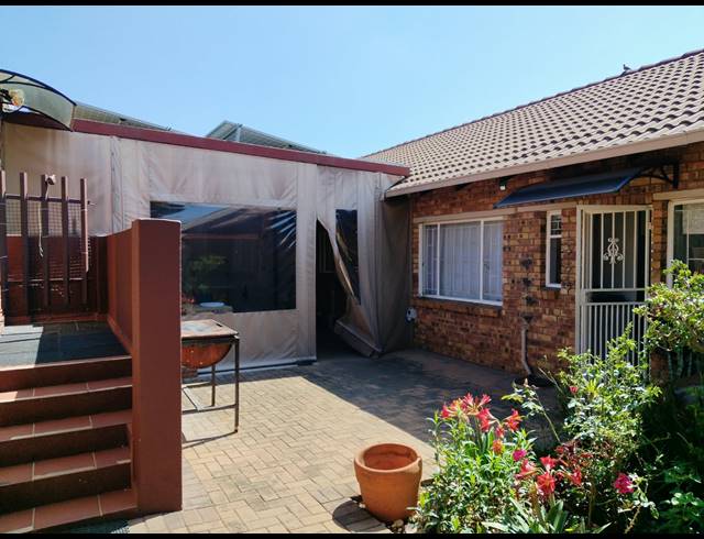 3 BEDROOM SIMPLEX FOR SALE IN TERENURE